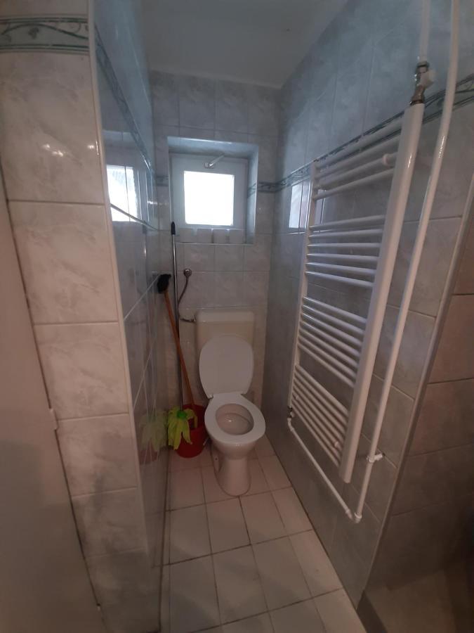 Gyopar Gyoengye Apartmanhaz Orosháza Exterior foto