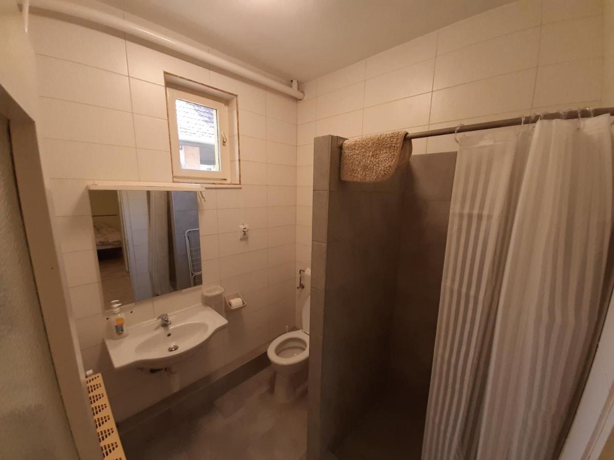 Gyopar Gyoengye Apartmanhaz Orosháza Exterior foto