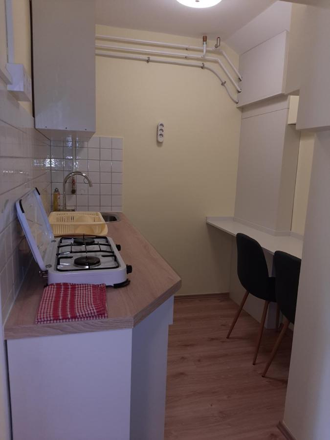 Gyopar Gyoengye Apartmanhaz Orosháza Exterior foto