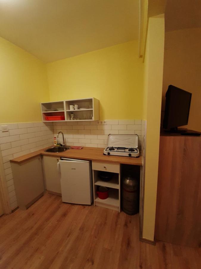 Gyopar Gyoengye Apartmanhaz Orosháza Exterior foto