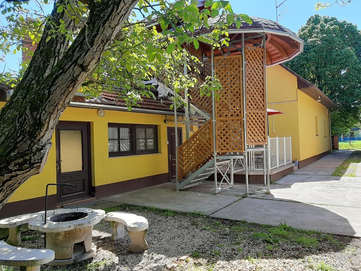 Gyopar Gyoengye Apartmanhaz Orosháza Exterior foto